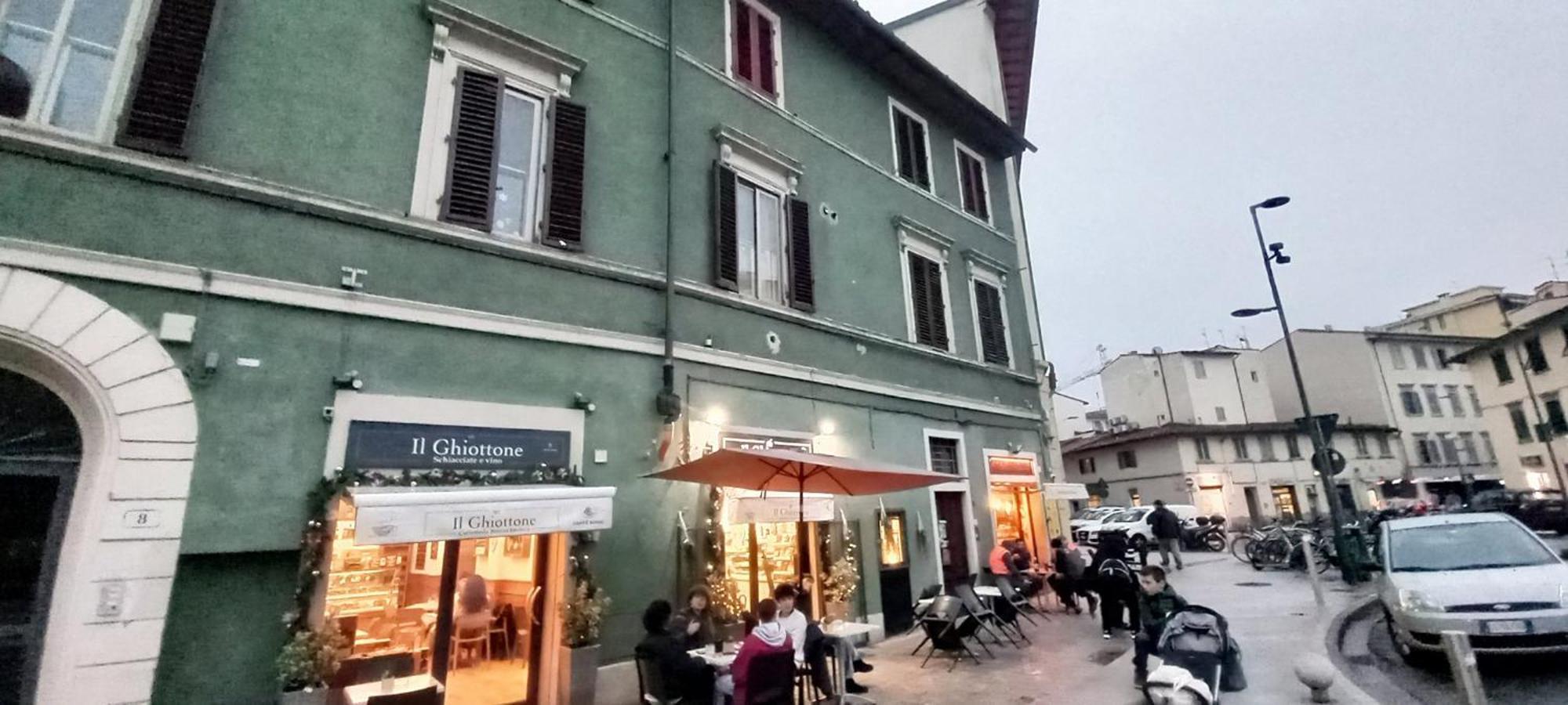 Charming & Spacious Florentine Home Just Two Mins From Tram Stop Флоренция Экстерьер фото